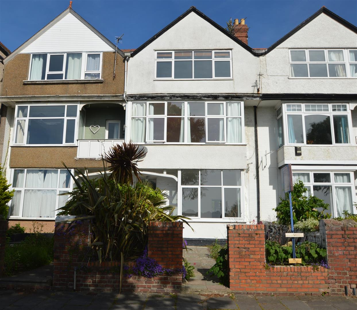 First Floor Flat 13 The Parade, Barry, Vale of Glamorgan, CF62 6SE